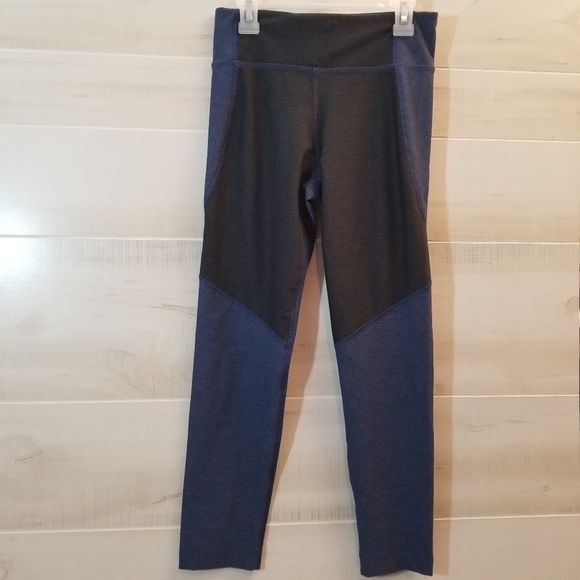 {S} Outdoor Voice Two Tone Warm Up Crop Leggings - Picture 2 of 11